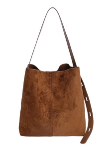 Dunkelbraune matte Wildleder-Einkaufstasche mit verstellbarem Lederriemen im Minimal-Stil