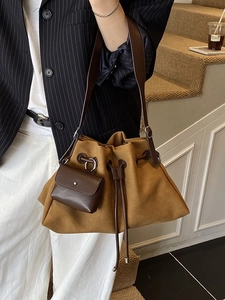 Women Large Capacity Faux Suede Shoulder Bag Minimalist Urban Drawstring Bucket Bag With Small Pouch Retro Fashion Tote Bag