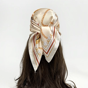 Women Vintage Chain Print Satin Square Scarf Elegant Baroque Belt Buckle Design Headscarf Neck Scarf Fashion Accessories