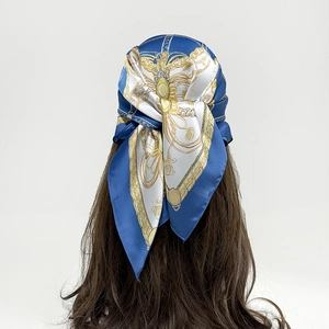 Carré de Soie Élégant Satin pour Femme Imprimé Chaîne Baroque Floral Foulard Décoratif de Luxe Mode Bandeau pour Femme