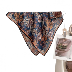 Carré de soie vintage français bleu avec motif cachemire et bordure orange contrastée