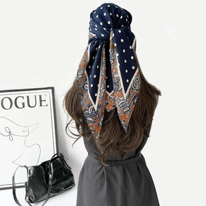 Foulard Triangle Vintage pour Femmes Paisley Pois Satin Imprimé Chevrons Foulard Multifonctionnel Accessoire de Cheveux