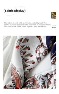 Dettaglio di un foulard in seta satinata con stampe di catene vintage e motivi di gemme