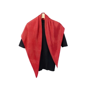 Elegant 90cm red pleated silk scarf displayed on a wooden hanger with smooth satin finish