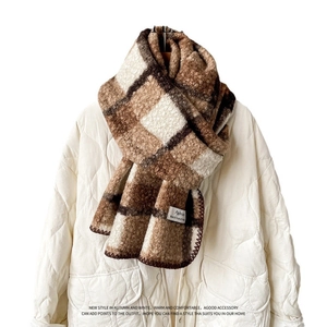 Winterlicher Karo-Kaschmirschal in Braun mit weicher Wolle und Mode-Label-Detail
