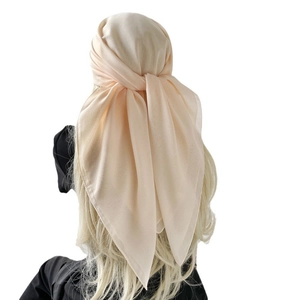 Eleganter einfarbiger hell-aprikotfarbener Chiffon-Kopftuch mit glattem Fall für Damen