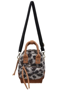 Borsa a spalla in peluche leopardato con dettagli in velluto marrone e tracolla regolabile