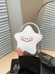 Mini star-shaped crossbody bag in white lychee leather with smiling face and chain strap
