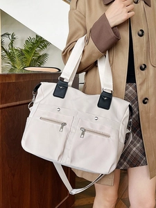 Cremeweiße große Nylon-Handtasche mit doppelten Reißverschlüssen und Webgriffen