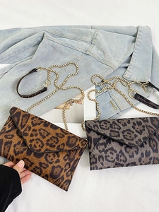 Vintage Women Leopard Print Envelope Clutch Bag Suede Fashion Crossbody Bag With Gold Metal Chain Evening Party Handbag