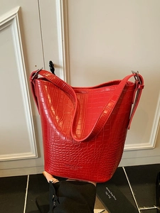 Red crocodile pattern bucket bag with adjustable shoulder strap for casual office fashion