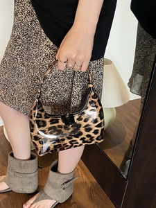 Retro patent leather leopard print tote bag with double zippers and stylish curved shape