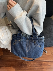 Borsa tote in denim lavato vintage blu scuro con tasche e rivetti in metallo da donna