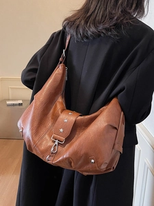 Retro Large Capacity PU Leather Hobo Shoulder Bag For Women Vintage Star Rivets Tote Crossbody Bag Commuter Casual Handbag