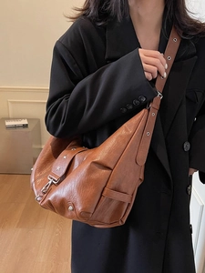 Retro brown large capacity tote bag with star rivets and adjustable strap for women