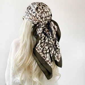 Elegant 90cm satin silk square scarf with vintage heart and floral patterns for women