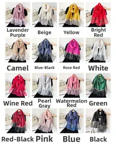 Aperçu de seize couleurs de foulards en soie légère avec des détails de bordure en perles