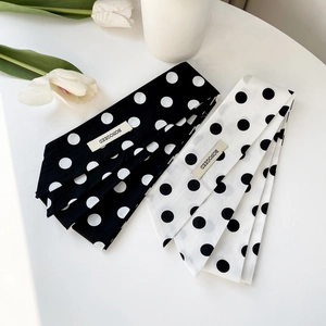 Baumwollschal-Set mit Polka-Dots in Schwarz und Weiß für Haare und Taschen