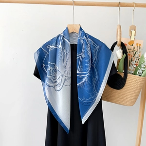 Elegant Blumenmuster Satin Quadratisches Tuch Französisch Verlauf Sonnenschutz Kopftuch Für Damen Mode Halstuch Zubehör