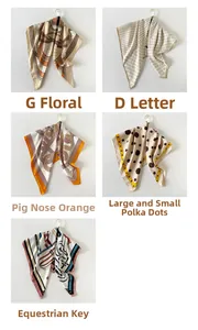 Détail de cinq foulards carrés en satin imprimé aux motifs floraux et géométriques variés