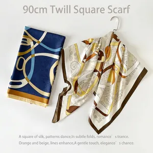 Foulard in seta twill 90x90cm con motivi paisley geometrici e trama liscia