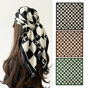 Carré de Soie Satinée Sergé Motif Damier et Trèfle Élégant Foulard Cheveux et Cou pour Femme Accessoire de Mode