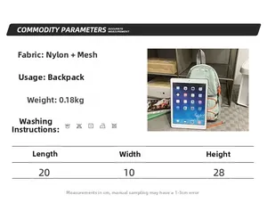 Tabella taglie zaino in nylon verde chiaro 20x10x28cm con confronto dimensioni per iPad