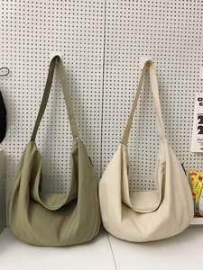 Women's Large Capacity Nylon Hobo Shoulder Bag Japanese Casual Tote Crescent Bag Minimalist Lightweight Daily Handbag