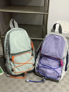 Zaini classici in nylon outdoor colorblock con coulisse e tasche laterali in rete elastica