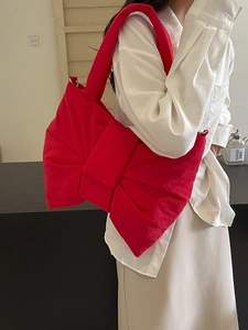 Grand sac cabas en nylon rouge en forme de nœud avec larges bretelles pour femmes