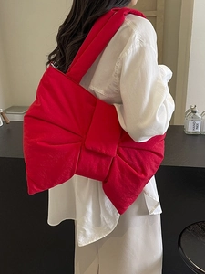 Sac à épaule tendance pour femmes avec grand nœud rouge en nylon et velours style 2024