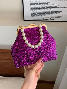 Elegante lila Pailletten-Muscheltasche mit Perlen-Griff und Goldkette für Damen