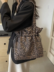 Women Fashion Leopard Print Canvas Shoulder Bag Large Capacity Drawstring Bucket Tote Retro Casual Daily Travel Handbag