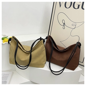 Sacs fourre-tout minimalistes en toile olive et marron avec bandoulières rondes