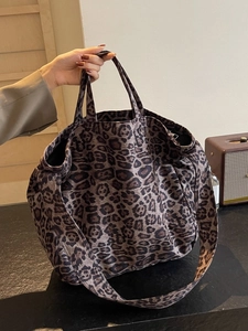 Chic leopard print tote bag with large capacity for travel and daily commute