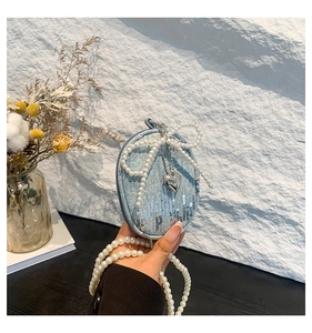 Mini sac bandoulière en jean avec sequins, nœud en perles et chaîne de perles