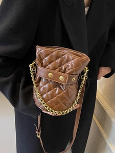 Women Quilted Bucket Bag PU Leather Small Shoulder Bag With Golden Chain Strap Crossbody Purse For Casual Travel Fashion