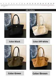 Esposizione in quattro colori di borse tote grandi con righello da 20cm per riferimento