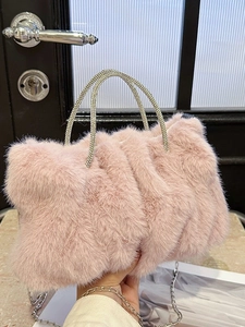 Sac à Main en Fausse Fourrure Peluche pour Femmes Poignée en Strass Sac Plissé Nuage Avec Chaîne Métallique Sac de Soirée