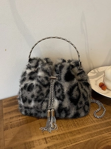 Damen Kunstpelz Leopardenmuster Eimertasche Mode Strass Kette Umhängetasche Flauschige Plüsch Handtasche Winter Herbst Schultertasche Modische Tasche