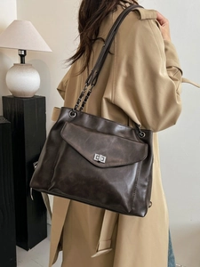 Borsa tote retrò marrone scuro in pelle con catena d'argento e grande capacità interna