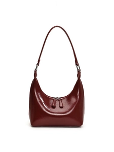 Borsa hobo classica rosso vino in ecopelle lucida con cerniera in metallo argento