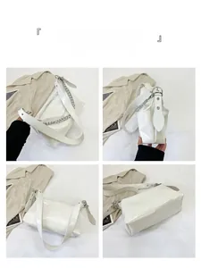 Détails sous quatre angles d'un sac bandoulière blanc en cuir verni avec chaîne métallique