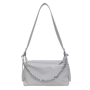 Sac à Épaule en Cuir PU Brillant pour Femmes Grande Capacité Minimaliste Style Coréen Avec Décoration de Chaîne Argentée