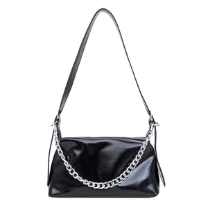 Sac à bandoulière minimaliste noir brillant avec chaîne argentée chic et grande capacité