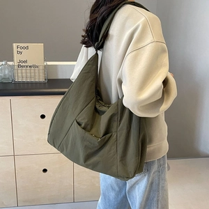Women Large Capacity Nylon Shoulder Bag Casual Quilted Tote Crossbody Bag For School Work Travel Commuting Lightweight Handbag