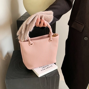 Vintage Vertical Pleated Women Shoulder Bag PU Leather Bucket Handbag With Gold Hardware Fashion Niche Crossbody Bag Gift