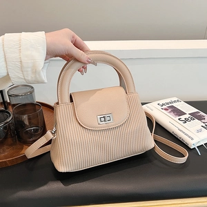 Women Simple PU Leather Pleated Vertical Stripe Handbag Silver Metal Turn Lock Shoulder Crossbody Bag Fashion Trendy Purse
