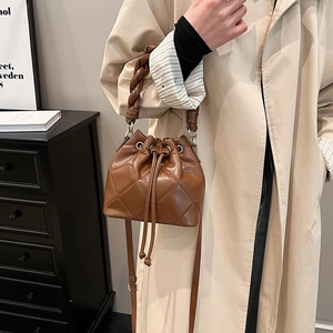 Borsa a Secchiello Trapuntata da Donna Moda Pelle PU Coulisse Borsa a Tracolla Con Manico Intrecciato Borsa Quotidiana