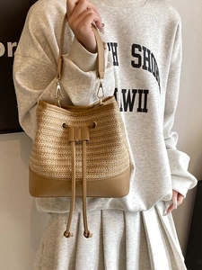 Sac Seau Décontracté en Paille Tressée pour Femme Surpiqûres en Cuir PU Sac à Bandoulière pour Plage Vacances